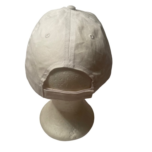 White Adjustable Hat With a Rainbow Heart - Picture 5 of 8